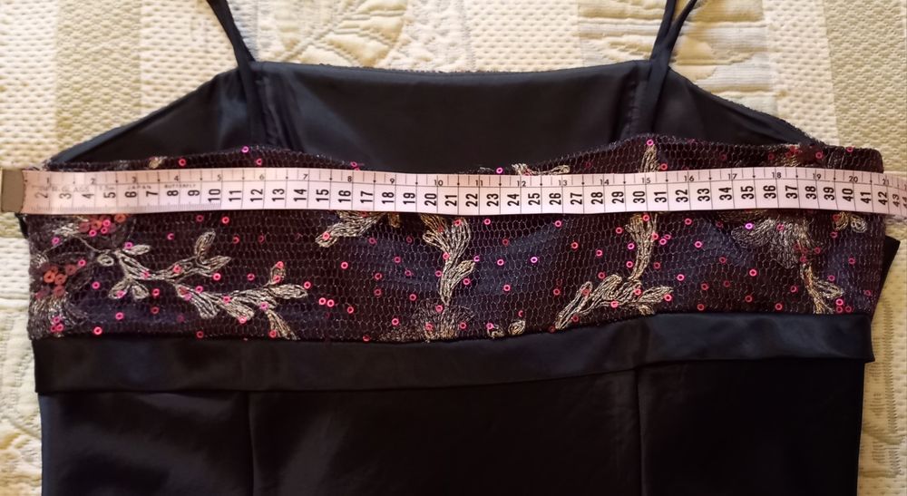 Vestido de cerimónia preto comprido usado c/ bolero rosa fushia,