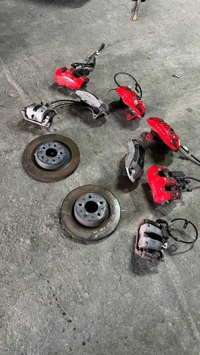 тормозні супорта і диски Tesla model 3 2018- розбірка