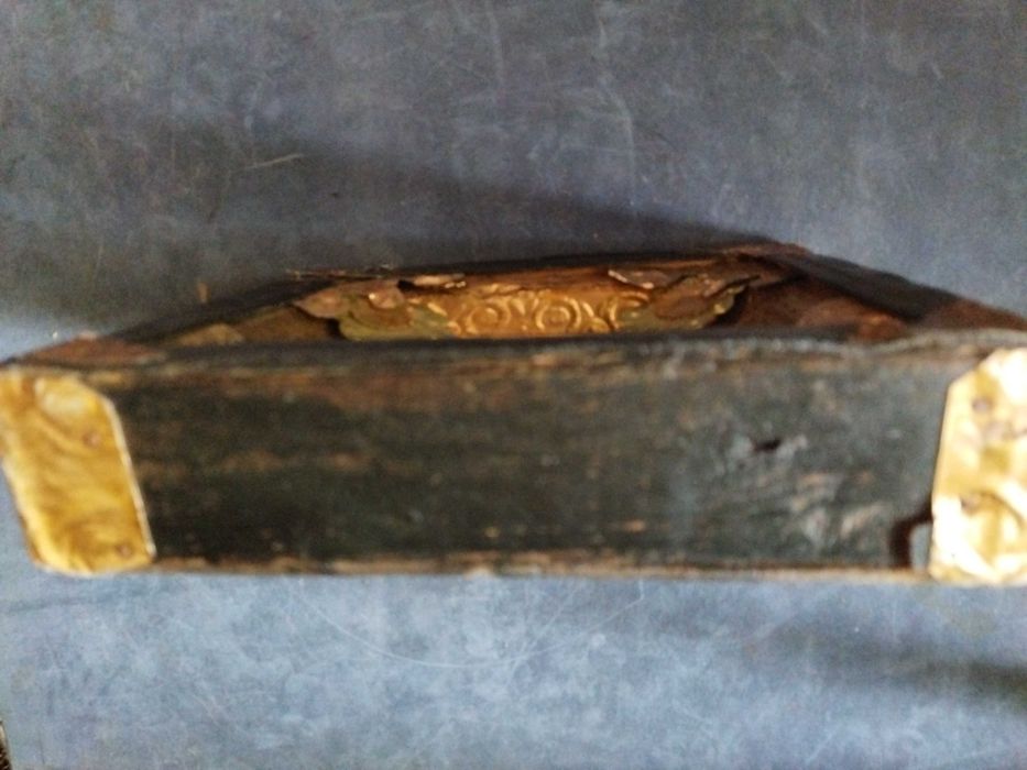 Продам старинную икону, большой серебряній крест, крестик, ладанку.