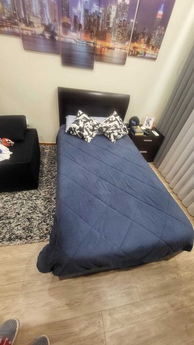 Cama de solteiro preta com 2 gavetões laterais