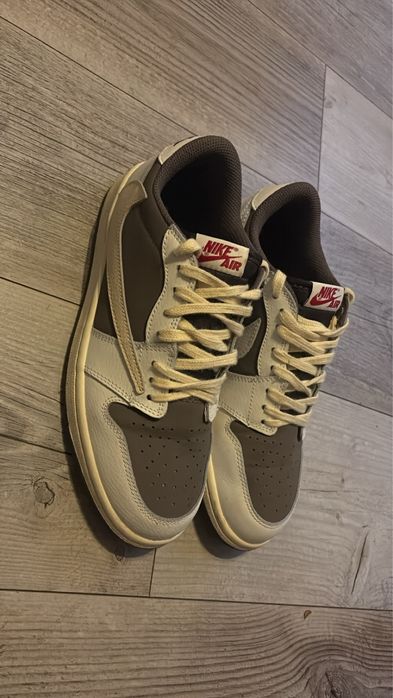 Jordan 1 Low Travis Scott
