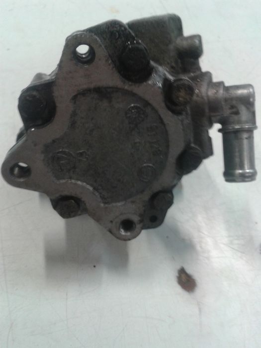 Bomba Direcção Assistida Audi A4