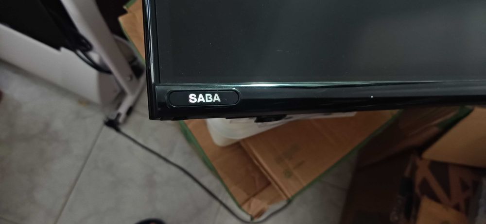 Vendo TV de quarto com dois anos led
