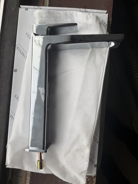 Bateria umywalkowa nablatowa OMNIRES - 2 sztuki