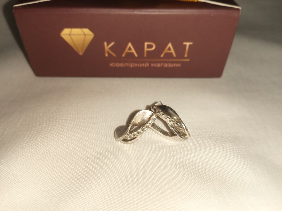 Серебряный комплект с янтарём и золотыми вставками (кольцо + серьги)