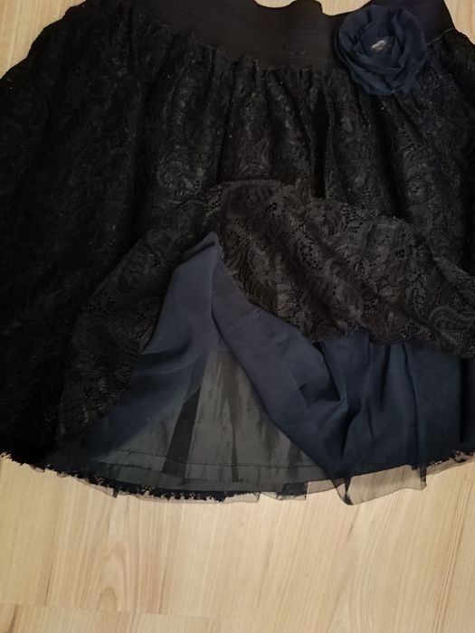 Elegancka czarna koronkowa spódniczka 13-15 lat