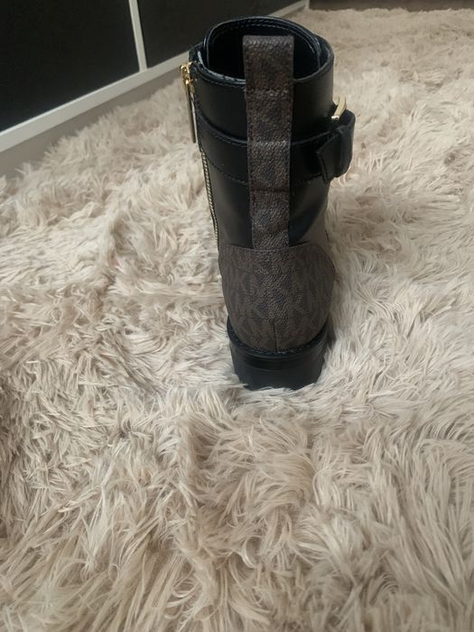 Botas MK  N 37  pouco uso