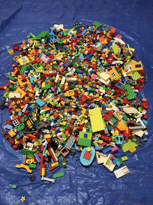 Klocki LEGO Duplo oryginalne mix 1 kg z figurkami i zwierzątkami