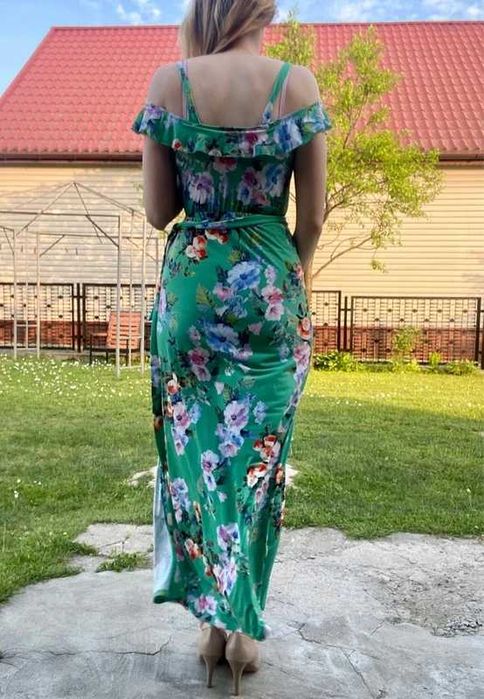 Długa sukienka roz. 36, By very petit, zielona w kwiaty z rozcięciem