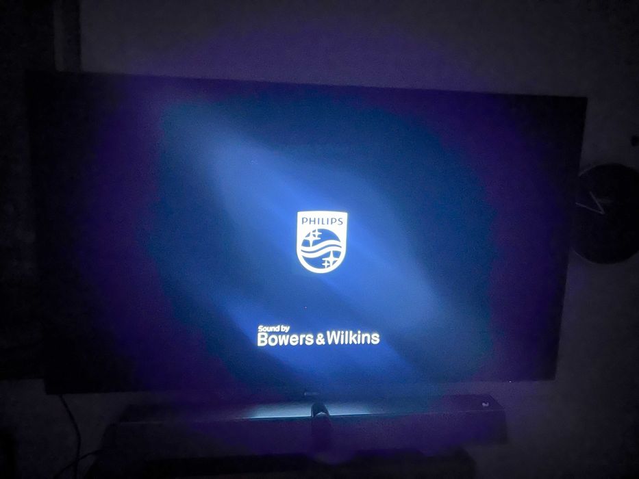 55OLED935 topowy model + soundbar B&W niski stan godzin pracy 4130