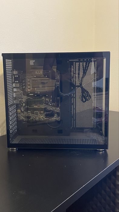 PC Case475385242951372802