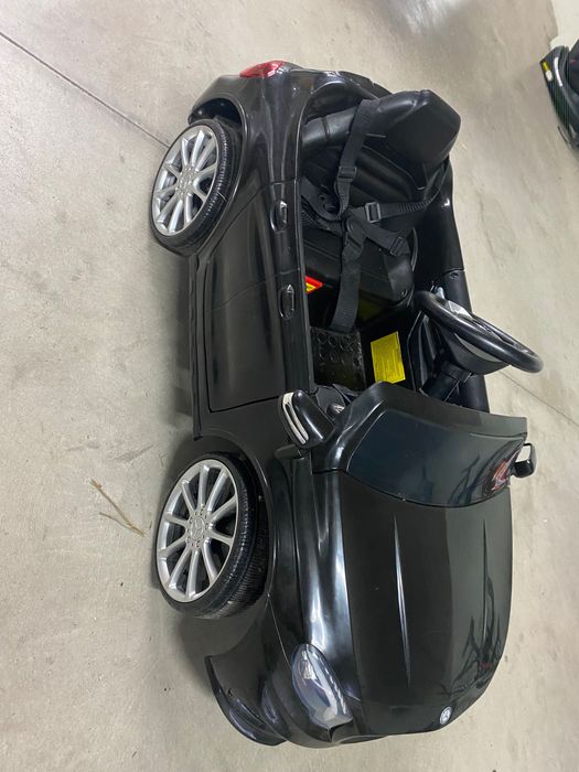 Carro Mercedes com controlo remoto