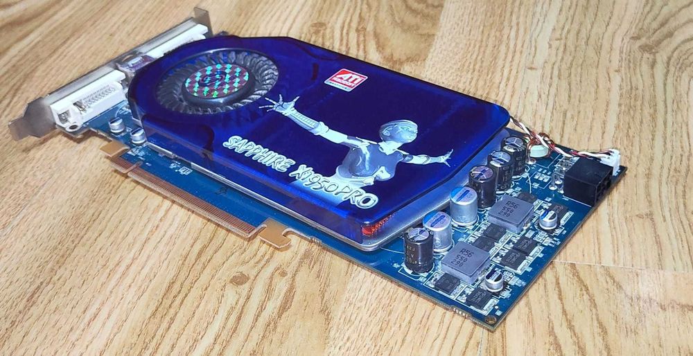 Sapphire ATI Radeon X1950 Pro (RETRO GAMING) - Cabos/Adaptadores Originais