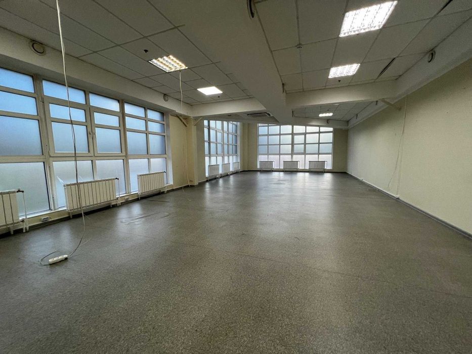 Продажа фасадного помещения ул Вадима Гетьмана 1 (833 м2)