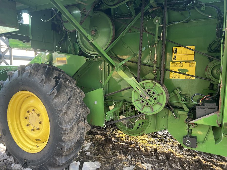 Свіжопривезений комбайн John Deere 1157 жатка Шумахер
