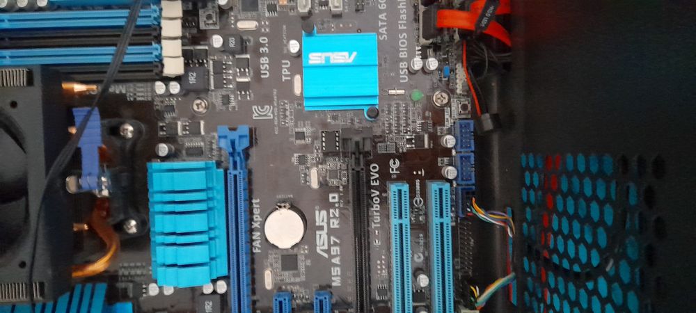 Płyta główna Asus M5A97 R2.0 AM3+ ATX z procesorem AMD FX-8320