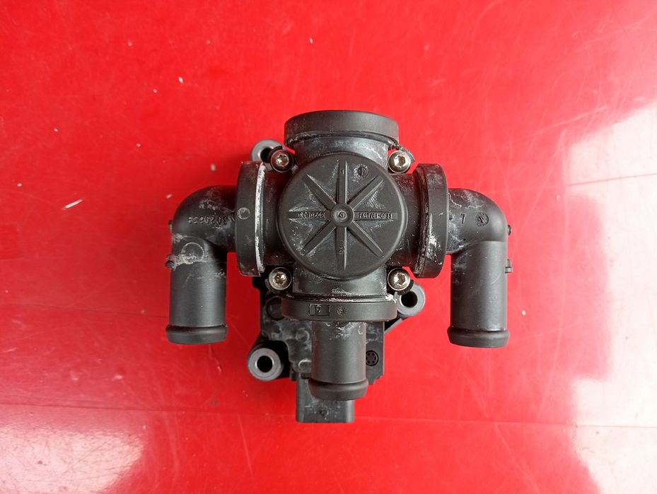 Клапан системи охолодження 4KE963375K Audi E-TRON охлаждения Разборка