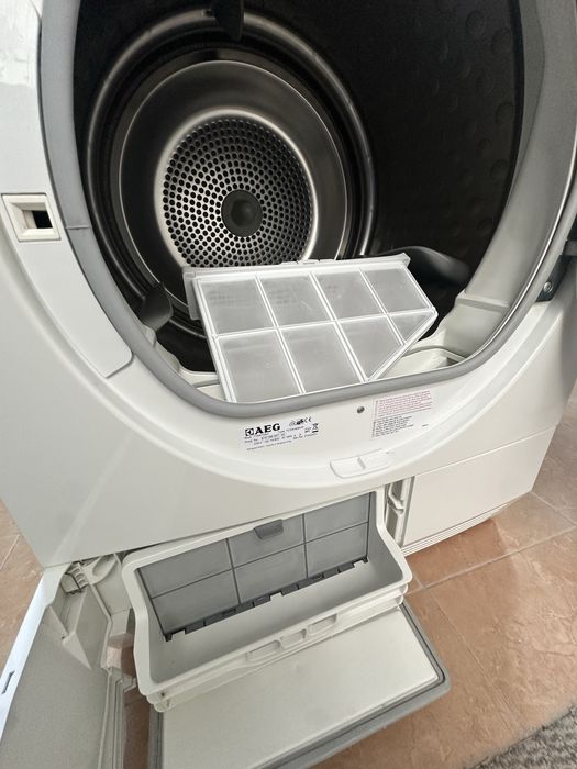 сушильна машина AEG  з тепловим насосом 8 кг А+++ великий вибір суш