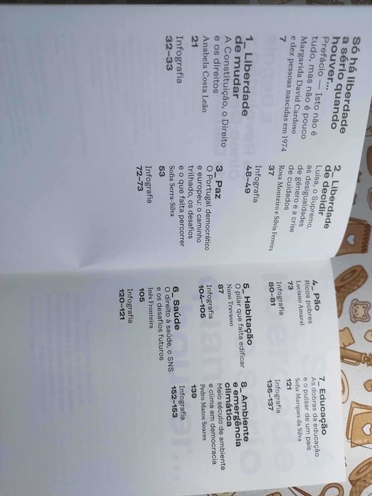 Livro "E Depois da Revolução" - Fundação Francisco Manuel dos Santos