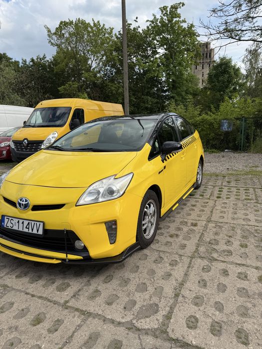 Toyota  Prius 30.