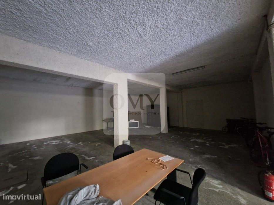 Armazém com 291,33 m2 ao Nosso Shoping em Vila Real
