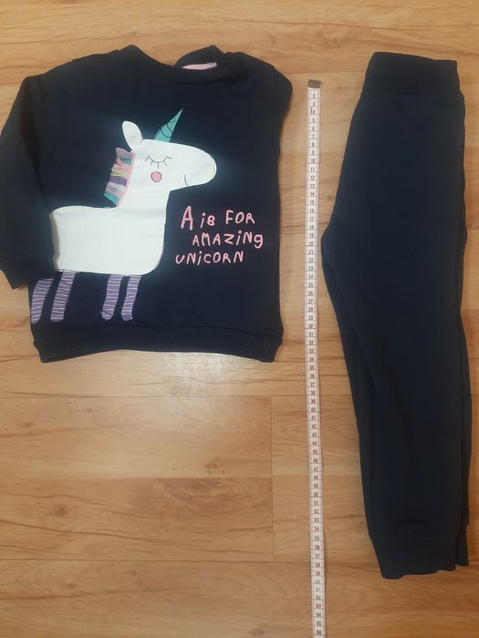 Komplet bluza i spodnie r. 104