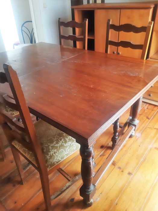 Mesa de Sala de Jantar com cadeiras