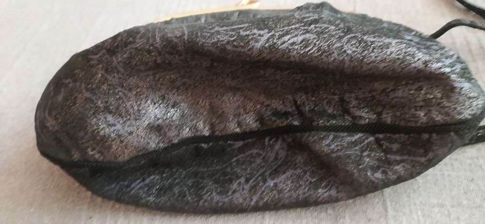 Torebka wieczorowa lekko nabłyszczona