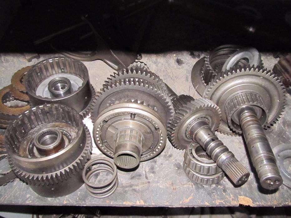 FENDT 824 częsci silnik skrzynia biegów nowe i używane.