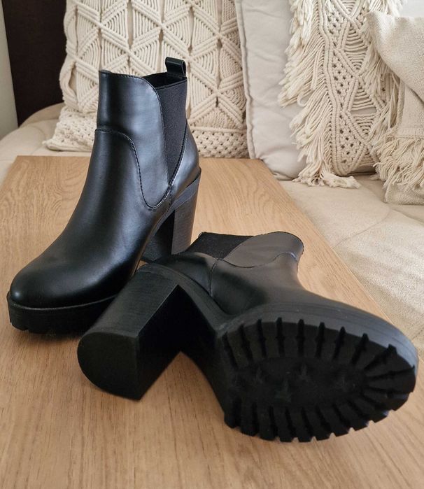 Bota Preta Tamanho 38