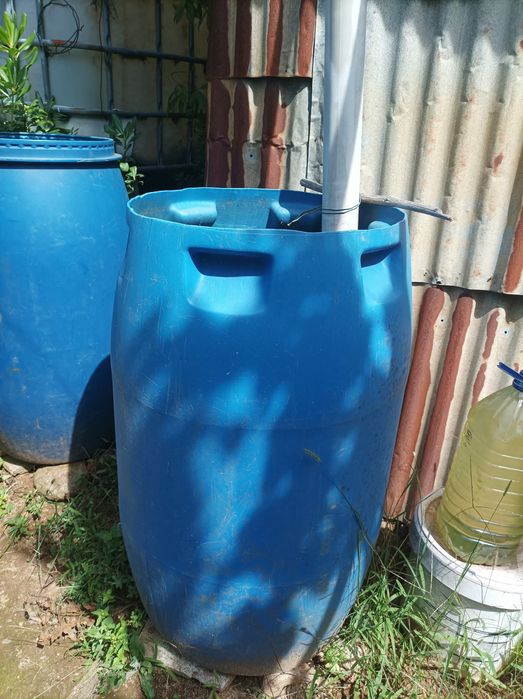 Bidões para água 1000litros e outros