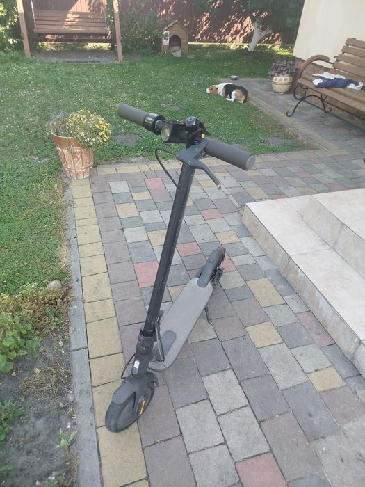 Mi Electric Scooter Essential