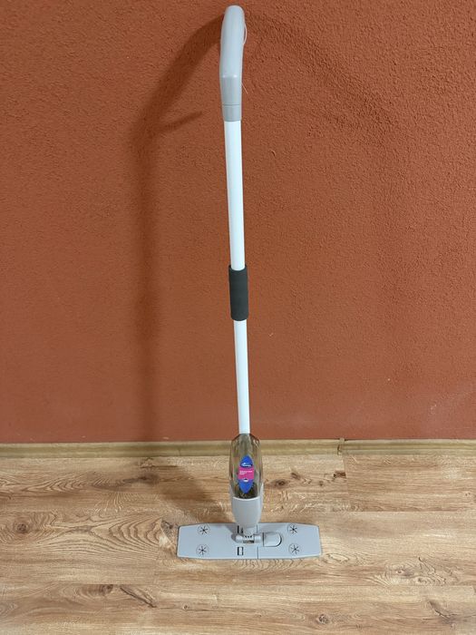 Nowy mop ze butela  na wode destylowana