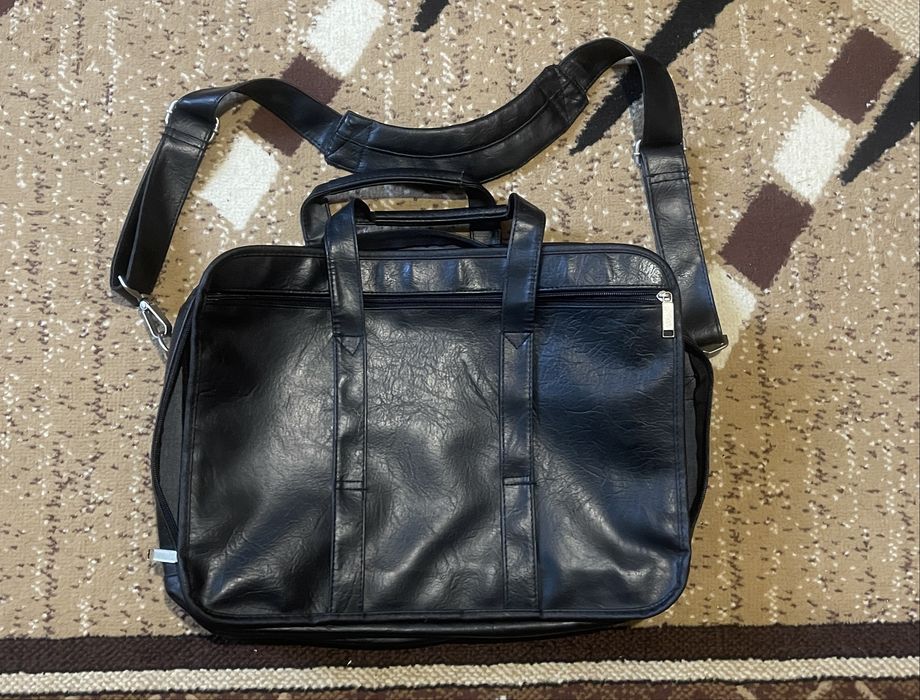 Продам сумку для ноутбука 15 дюймів