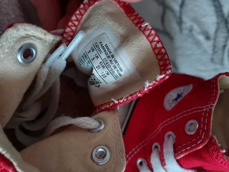 Klasyczne czerwone converse 21