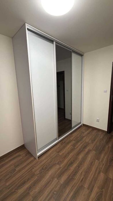 Duża szafa przesuwna 250×200×60 cm – lustro, lakobel, szuflady
