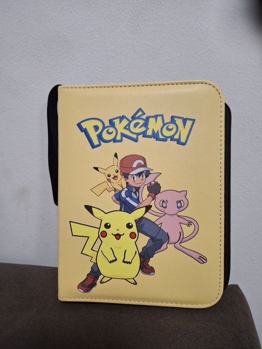 Klaser skórzany + karty pokemon