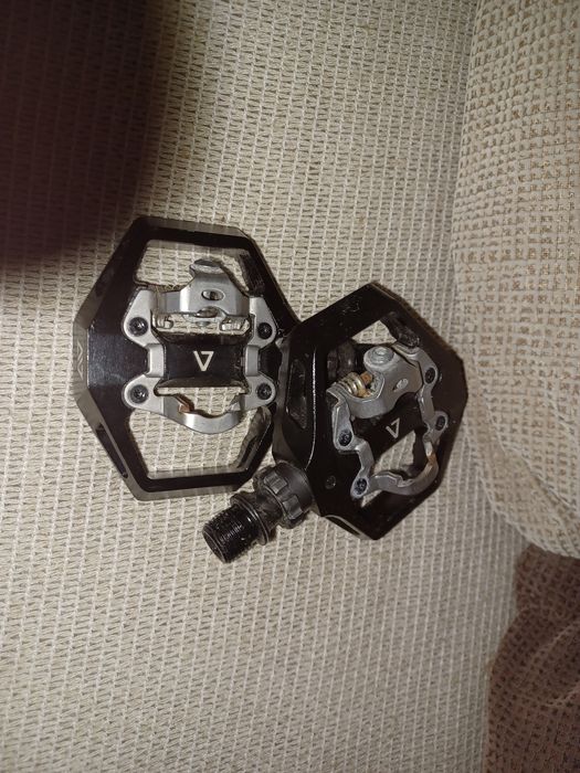 Pedais Encaixe/Plataforma Cube Acid