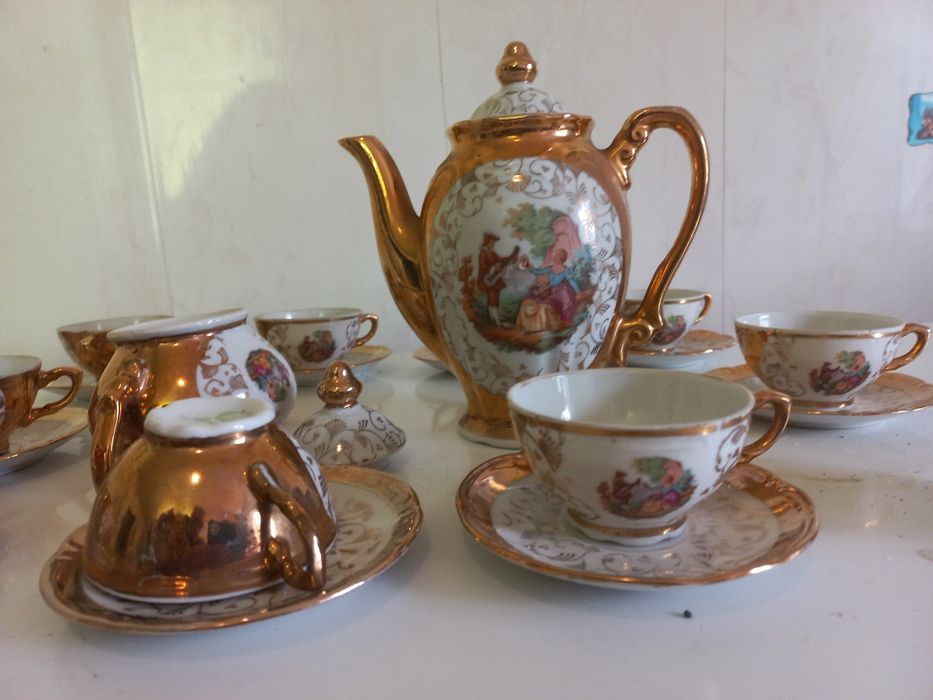 Продам кофейний сервиз  мадонна 12 персон