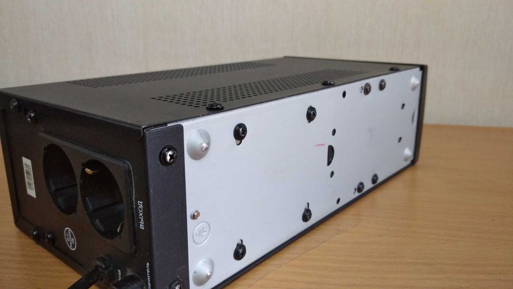 ДБЖ Безперебійник UPS 850 VA LogicPower