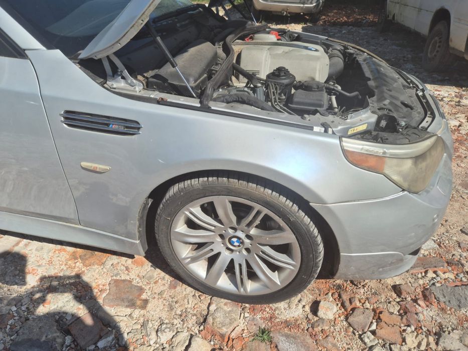 Bmw M5 e60 błotniki prawy/lewy titan silver