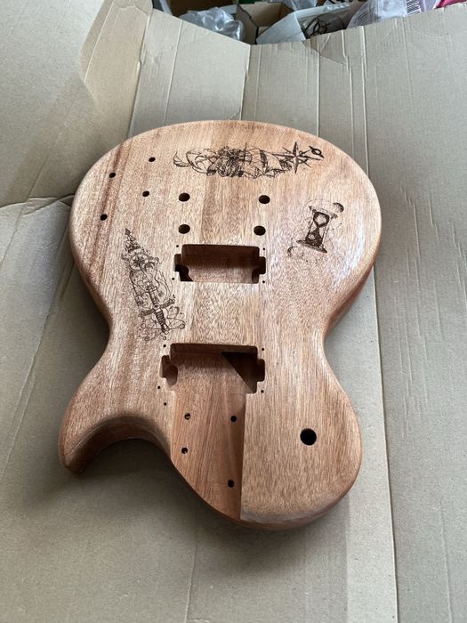 Guitarra elétrica Harley Benton personalisada