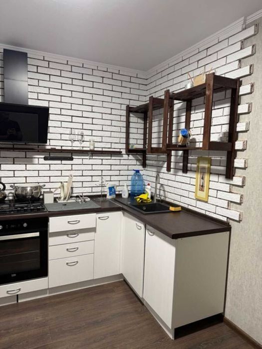 Продаж 1к Озерна