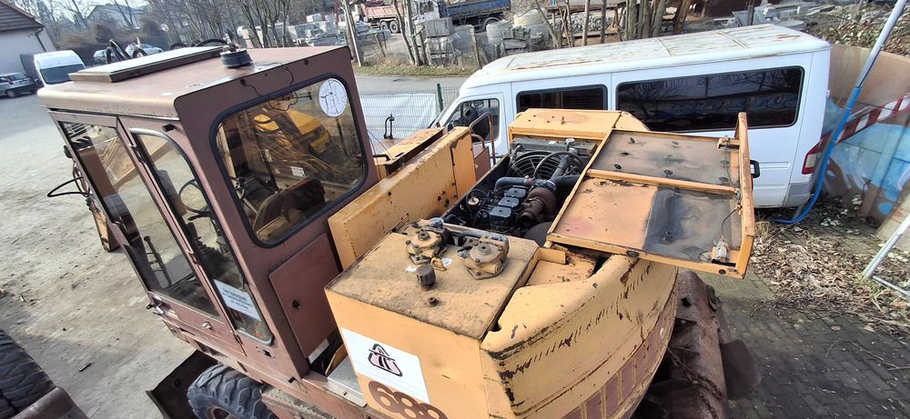 Sprzedam Koparkę CASE model 688