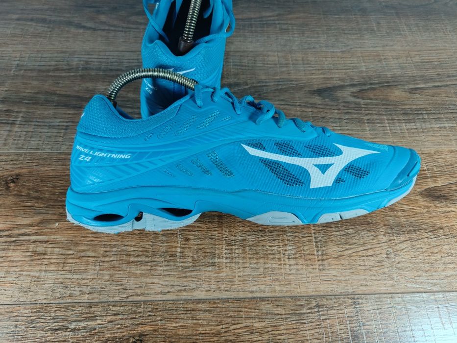 Кросівки Mizuno Wave Lightning