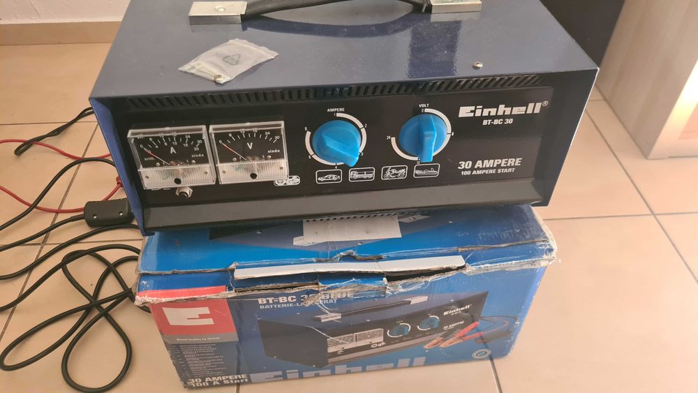 Sprzedam prostownik Einhell BT-BC 30 Blue – solidny i sprawdzony