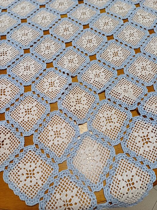 Toalha de renda/ medidas 1,24 x 1,24