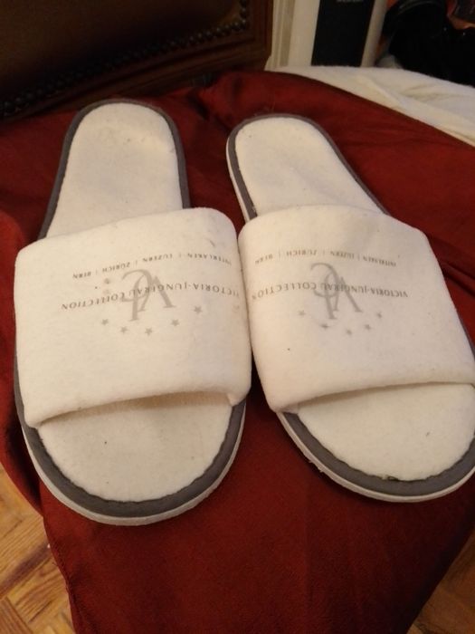 História de Portugal-A.H.Oliveira M.3edi-12E-Chinelos Zurique3EDesde3E