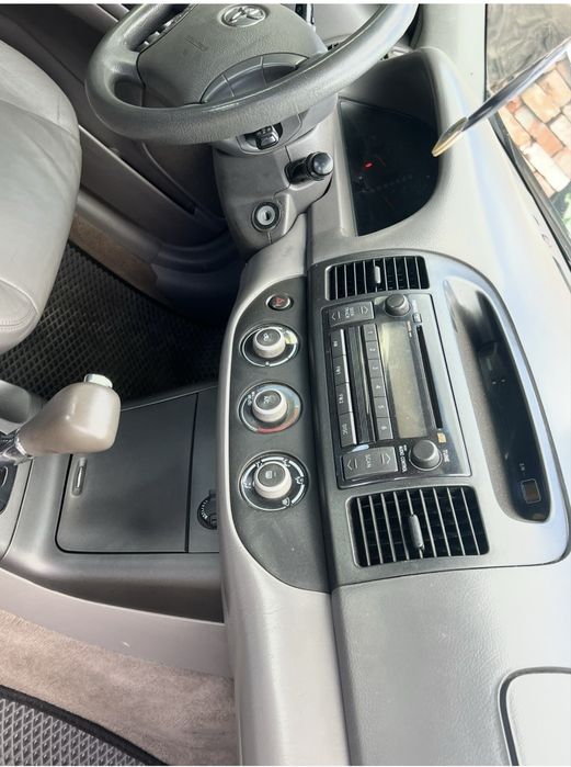 Toyota Camry 30 .