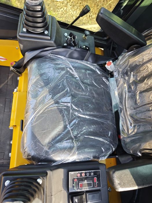 Mini koparka Bau Kraft 1.6 t z kabiną Nowa